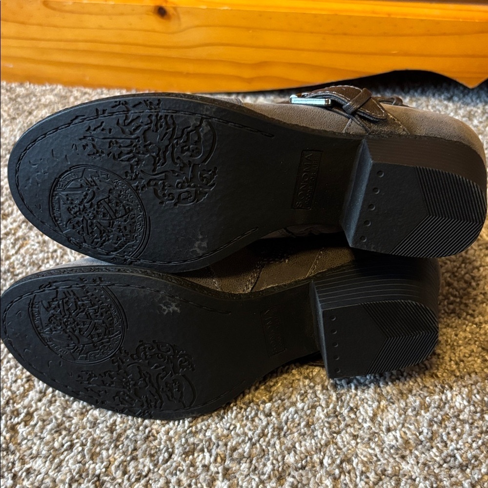 NWT BOOTIES - Picture 7 of 9